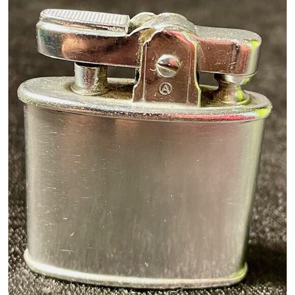 Vintage Ronson Standard Lighter Engraved W K - Picture 2 of 7